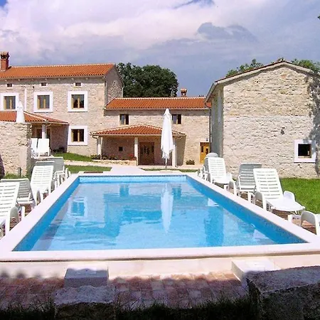 Family Friendly House With A Swimming Pool Orihi, Istria - Sredisnja Istra - 3415 Dom wakacyjny