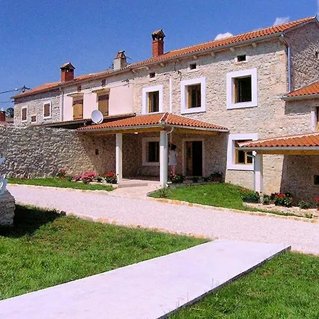 Dom wakacyjny Family Friendly House With A Swimming Pool Orihi, Istria - Sredisnja Istra - 3415 Barban