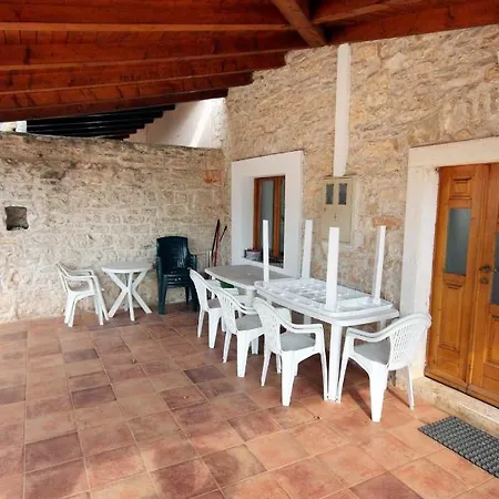 Dom wakacyjny Family Friendly House With A Swimming Pool Orihi, Istria - Sredisnja Istra - 3415 Barban
