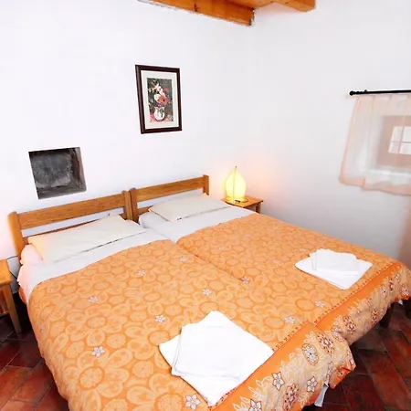 Family Friendly House With A Swimming Pool Orihi, Istria - Sredisnja Istra - 3415 Dom wakacyjny