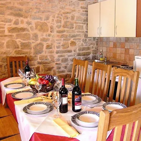 Family Friendly House With A Swimming Pool Orihi, Istria - Sredisnja Istra - 3415 Dom wakacyjny