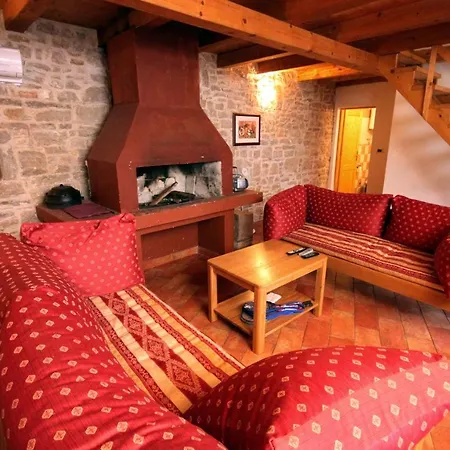 Dom wakacyjny Family Friendly House With A Swimming Pool Orihi, Istria - Sredisnja Istra - 3415