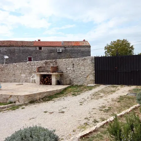 Dom wakacyjny Family Friendly House With A Swimming Pool Orihi, Istria - Sredisnja Istra - 3415
