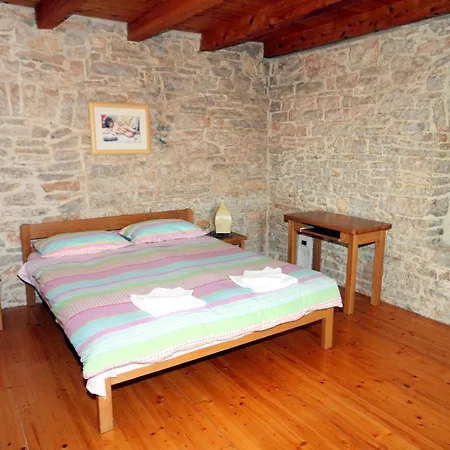 Dom wakacyjny Family Friendly House With A Swimming Pool Orihi, Istria - Sredisnja Istra - 3415 *